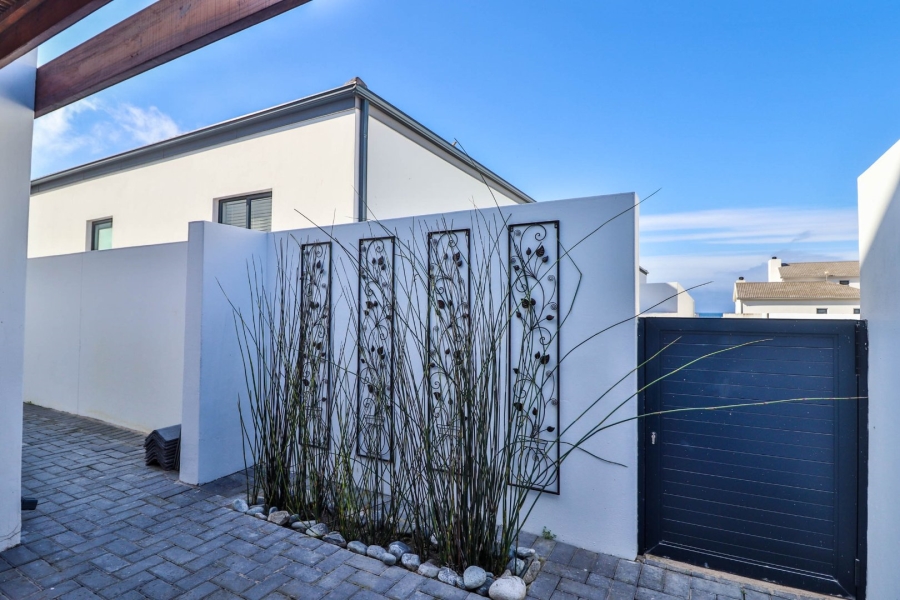 3 Bedroom Property for Sale in Sandy Point Beach Estate Western Cape